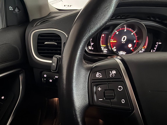 Volvo V40 15 of 22