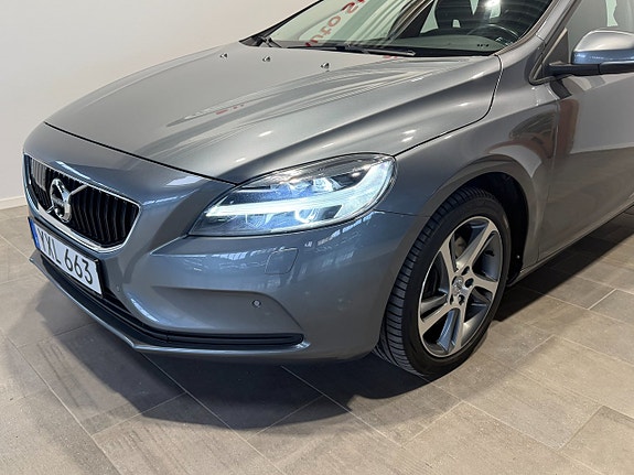 Volvo V40 9 of 22