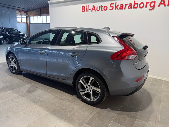 Volvo V40 4 of 22