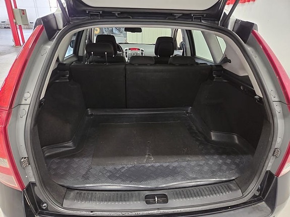 Kia Ceed 8 of 10