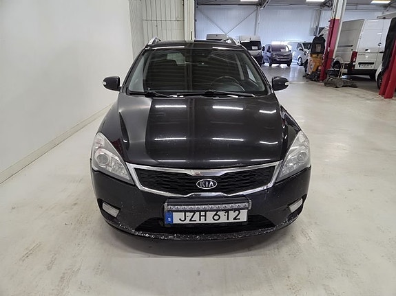 Kia Ceed 2 of 10