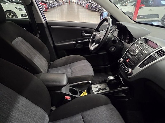 Kia Ceed 4 of 10