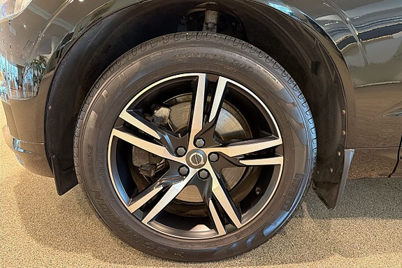 Volvo XC60 11 of 20