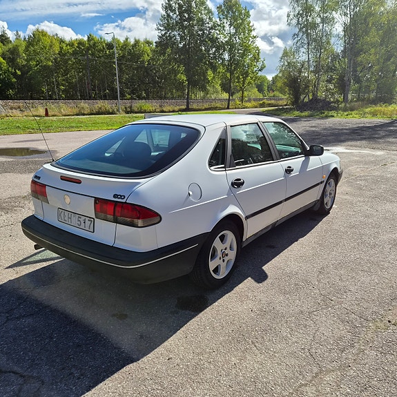Saab 900 4 of 17