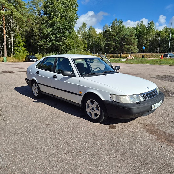 Saab 900 3 of 17
