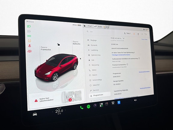 Tesla Model Y 23 of 30