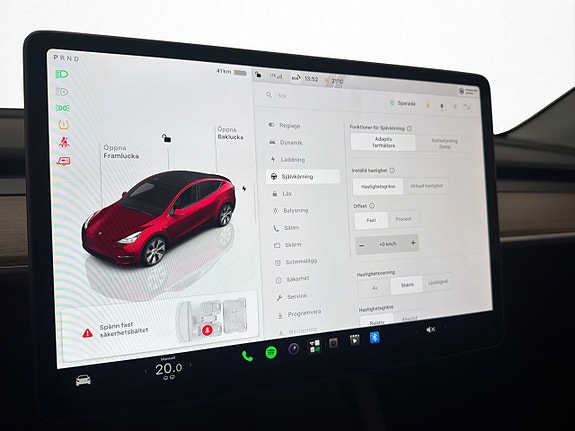 Tesla Model Y 22 of 30