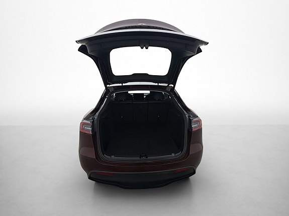 Tesla Model Y 9 of 30