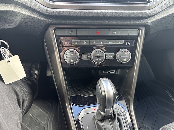 Volkswagen T-Roc 13 of 14