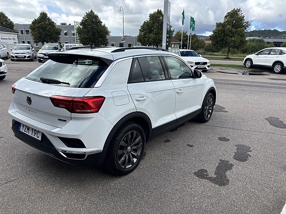Volkswagen T-Roc 6 of 14