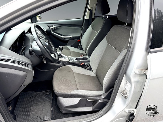 Ford Focus 9 of 12