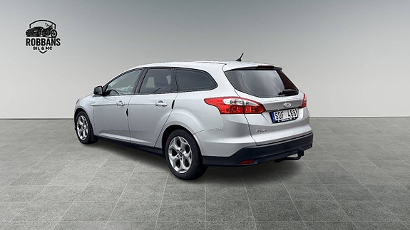 Ford Focus 7 of 12