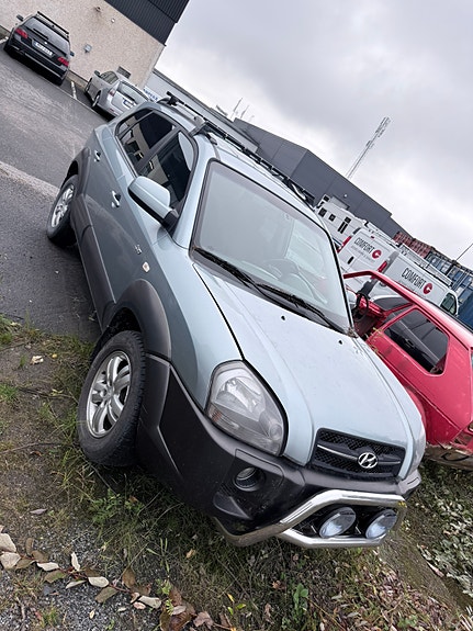 Hyundai Tucson 2 of 7