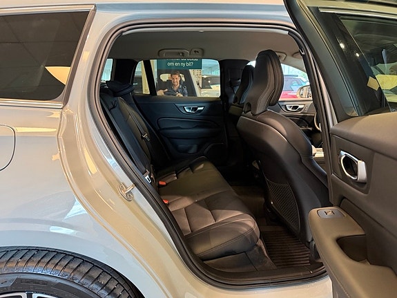 Volvo V60 21 of 27