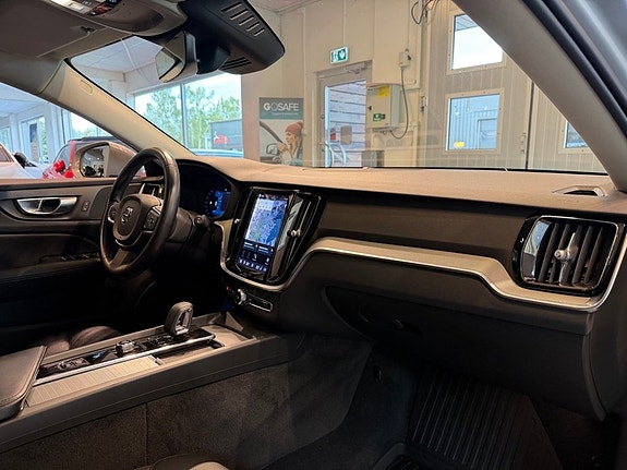 Volvo V60 9 of 27