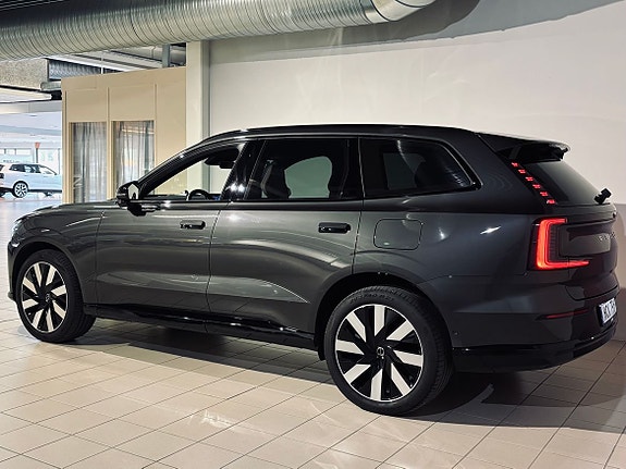 Volvo EX90 3 of 27