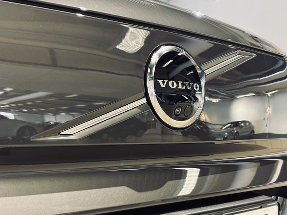 Volvo EX90 8 of 27