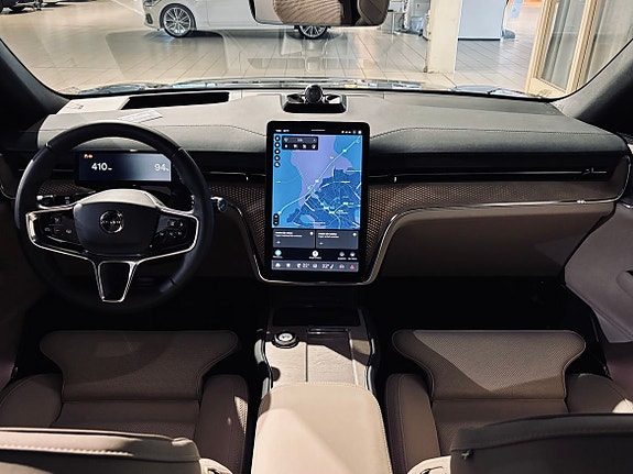 Volvo EX90 17 of 27