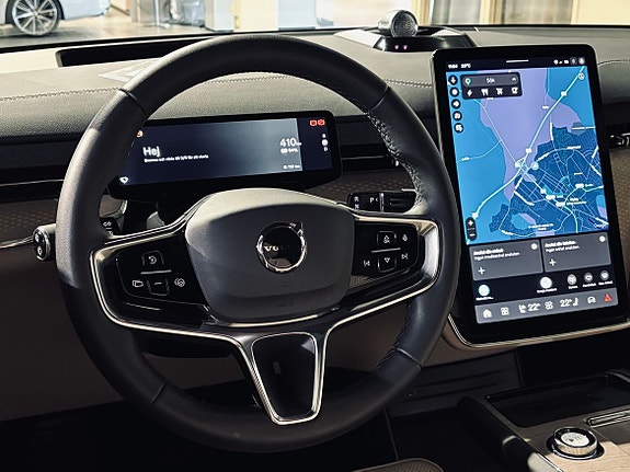 Volvo EX90 16 of 27