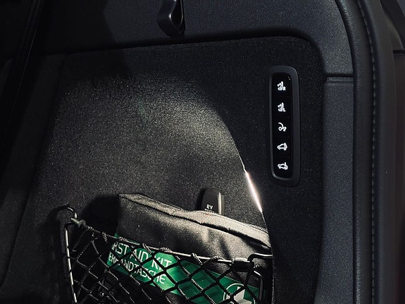 Volvo EX90 11 of 27