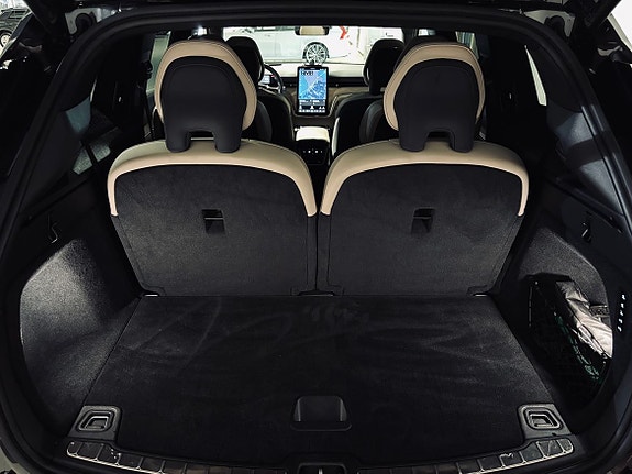Volvo EX90 9 of 27