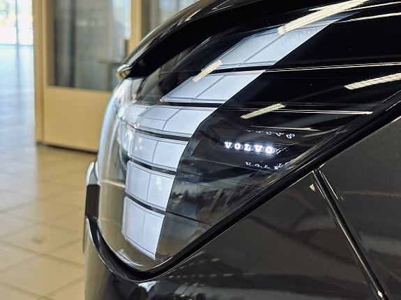 Volvo EX90 6 of 27