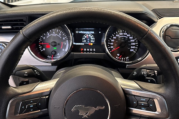 Ford Mustang 18 of 20