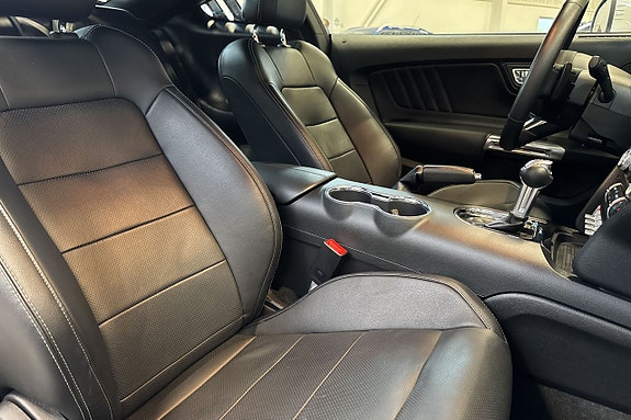 Ford Mustang 14 of 20