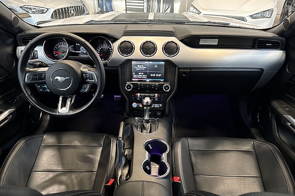 Ford Mustang 16 of 20