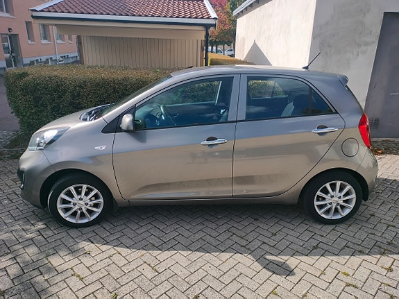 Kia Picanto 3 of 5