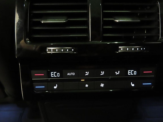 Volkswagen Touareg 12 of 27