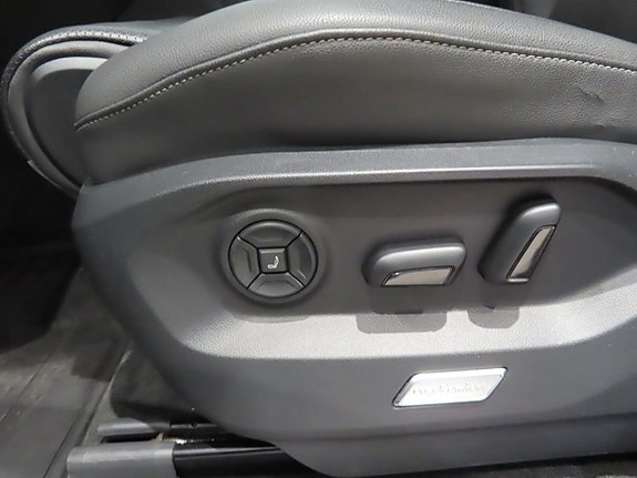 Volkswagen Touareg 14 of 27