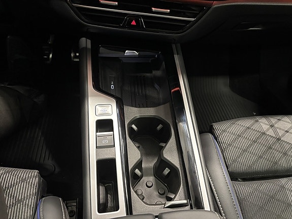 Volkswagen Passat 26 of 27