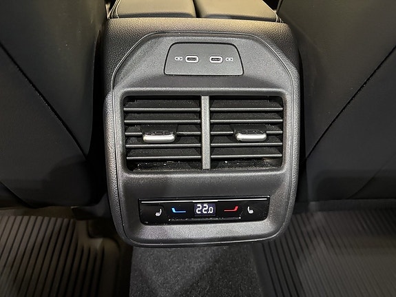 Volkswagen Passat 11 of 27