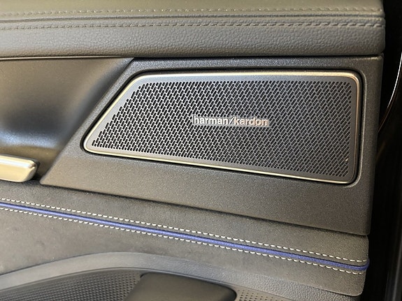 Volkswagen Passat 12 of 27