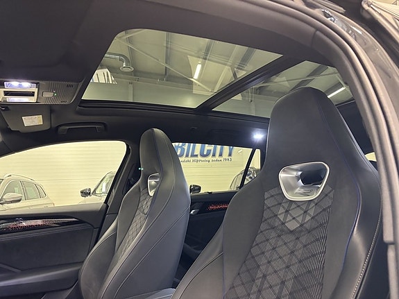 Volkswagen Passat 14 of 27