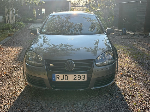 Volkswagen Golf V 3 of 9