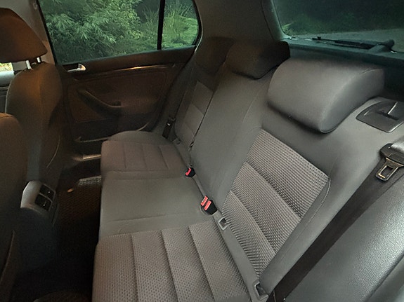 Volkswagen Golf V 8 of 9