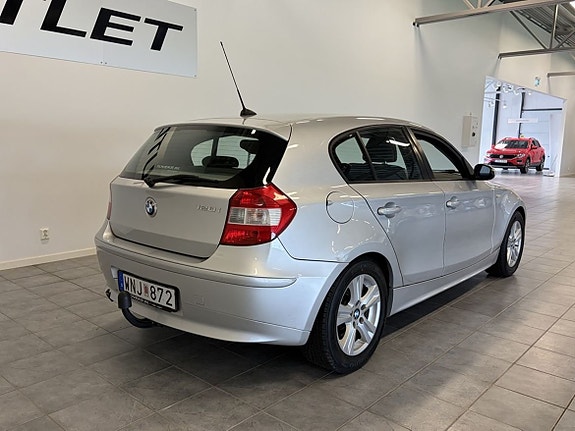 BMW 120i 4 of 16