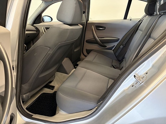 BMW 120i 10 of 16