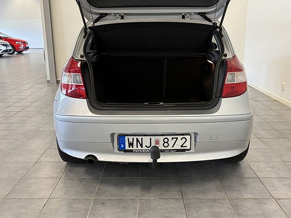 BMW 120i 6 of 16
