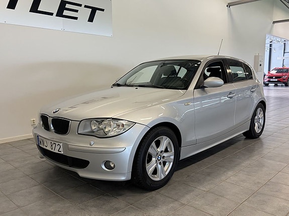 BMW 120i 2 of 16