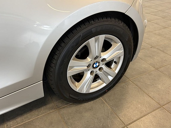 BMW 120i 3 of 16