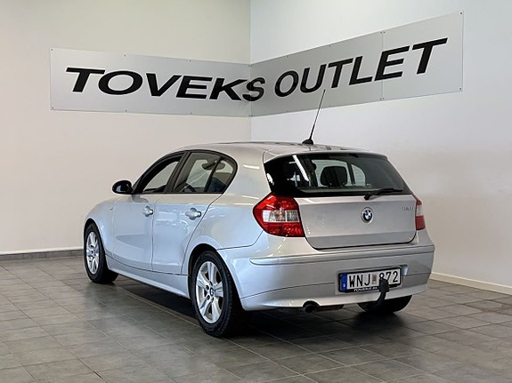 BMW 120i 5 of 16