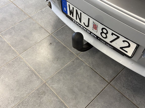 BMW 120i 7 of 16