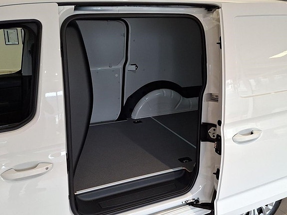 Volkswagen Caddy Maxi 21 of 26