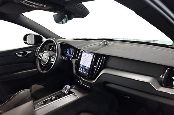 Volvo XC60 10 of 30