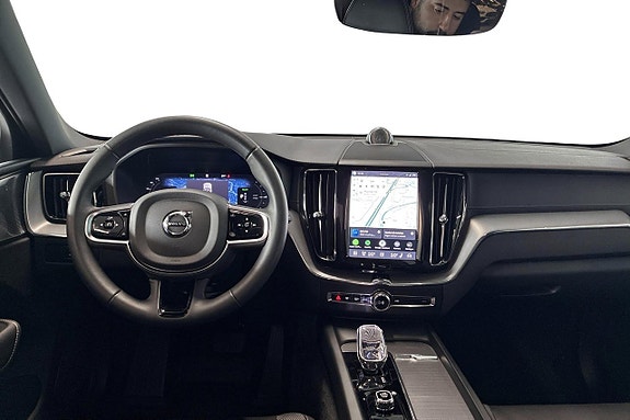 Volvo XC60 8 of 30