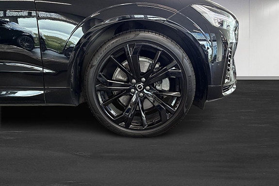 Volvo XC60 11 of 30
