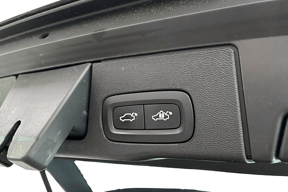 Volvo XC60 13 of 30